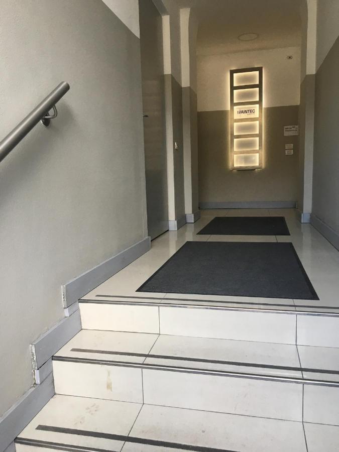 Studio Triboniano Apartment Milan Bagian luar foto