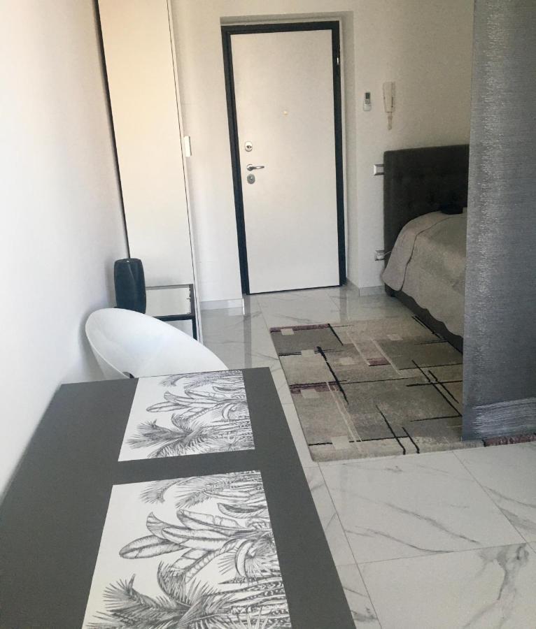 Studio Triboniano Apartment Milan Bagian luar foto