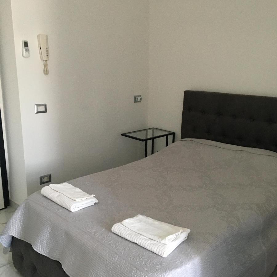 Studio Triboniano Apartment Milan Bagian luar foto